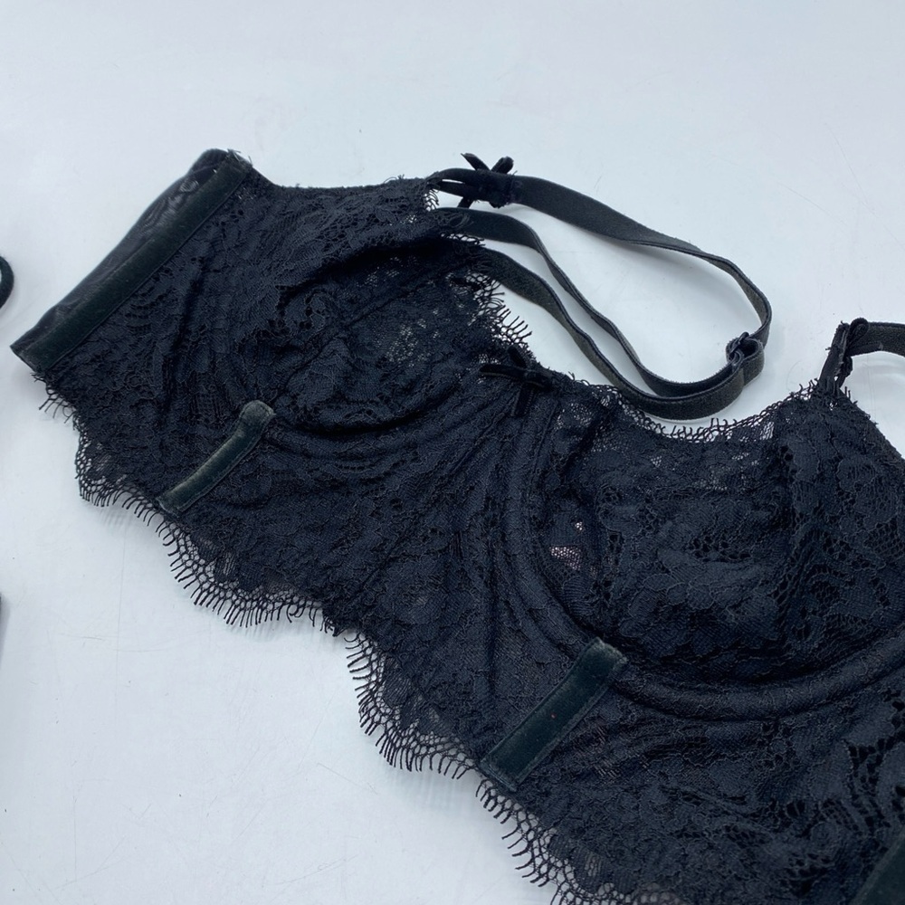 Victoria's Secret Black Floral Lace Bralette Sexy Lace Boho Cami Lot 32B Corset - Picture 7 of 7